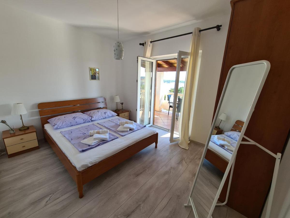 Apartman Karmen Barbat na Rabu Exteriör bild