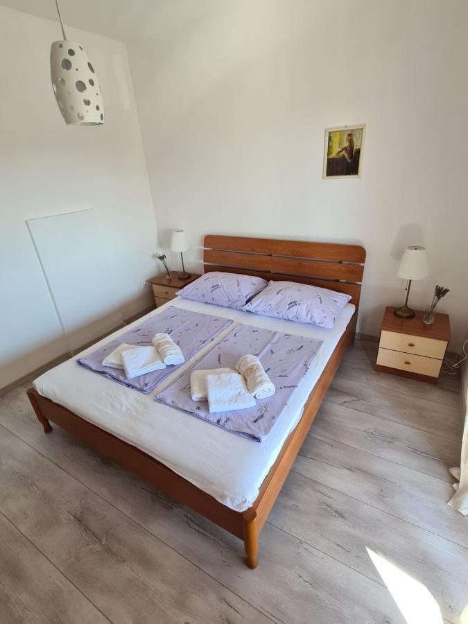 Apartman Karmen Barbat na Rabu Exteriör bild